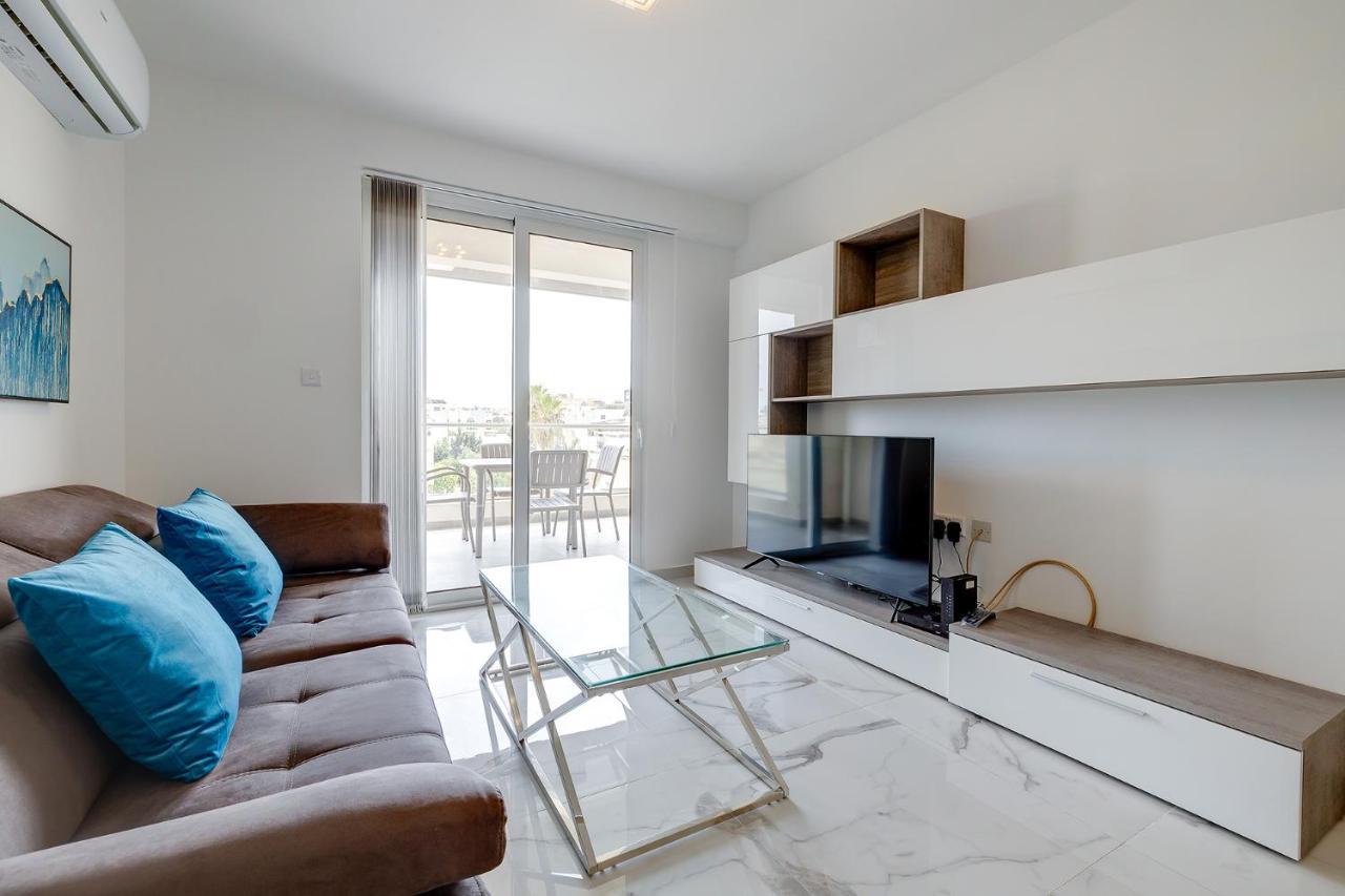 Splendid 2Br Apartment, Steps To St Georges Bay Saint Julian's Εξωτερικό φωτογραφία