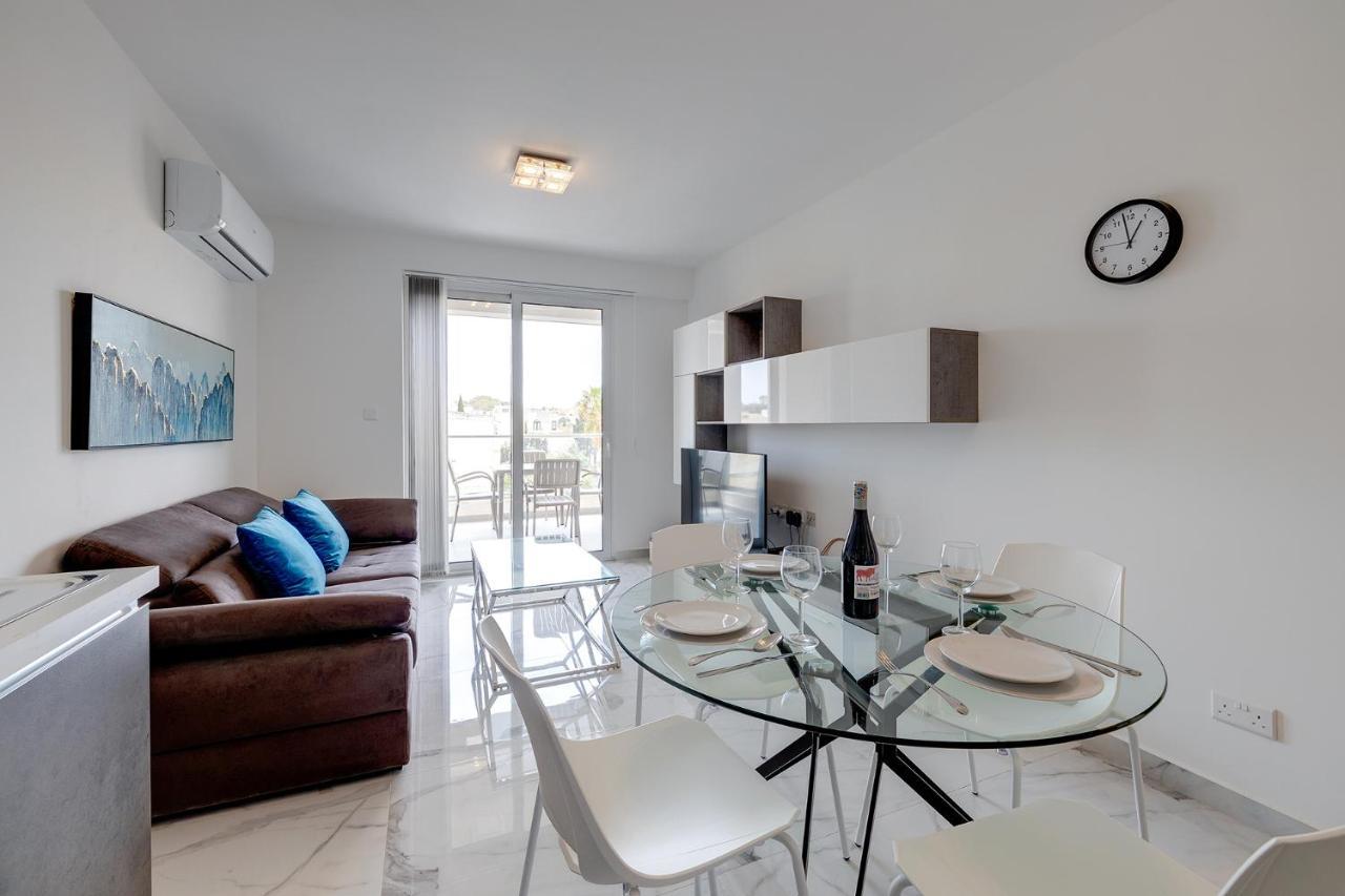 Splendid 2Br Apartment, Steps To St Georges Bay Saint Julian's Εξωτερικό φωτογραφία