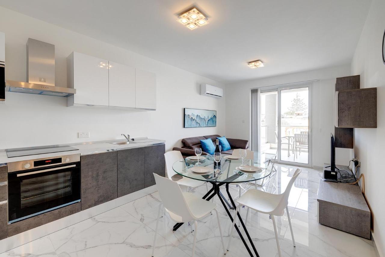Splendid 2Br Apartment, Steps To St Georges Bay Saint Julian's Εξωτερικό φωτογραφία