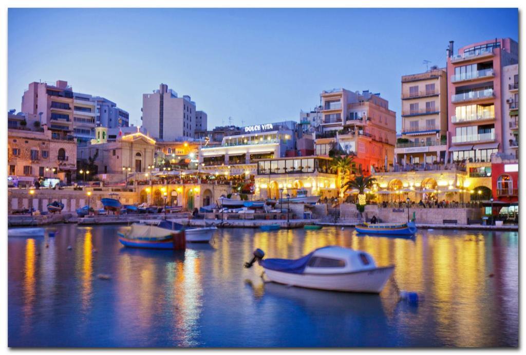 Splendid 2Br Apartment, Steps To St Georges Bay Saint Julian's Εξωτερικό φωτογραφία