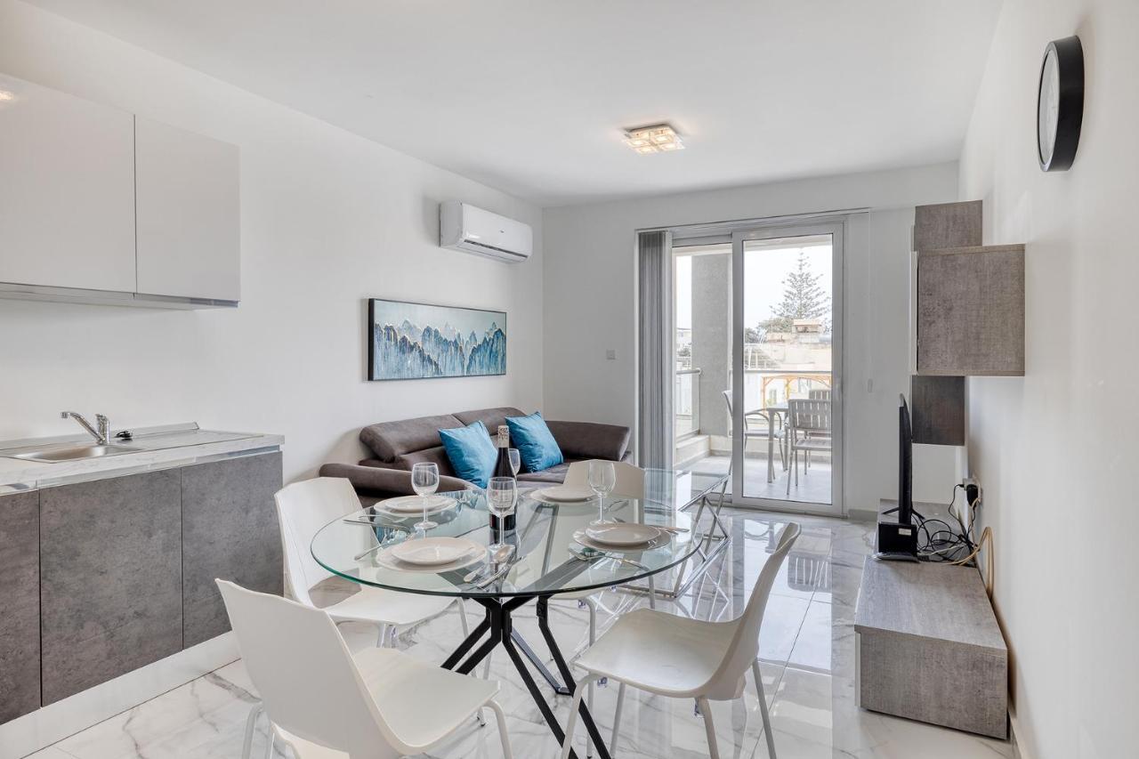 Splendid 2Br Apartment, Steps To St Georges Bay Saint Julian's Εξωτερικό φωτογραφία